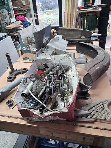 onderdelen op tafel2025-11-22 at 19.58.54 (1)